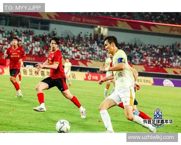 足球巨星同框合影 展现顶级球技与默契瞬间的精彩画面 足球巨星同框合影 展现顶级球技与默契瞬间的精彩画面